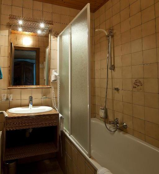 חדר סופריור, Aux Deux Clefs