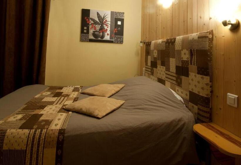 חדר סופריור, Aux Deux Clefs