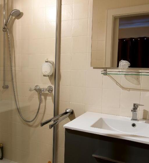 חדר סופריור, Aux Deux Clefs