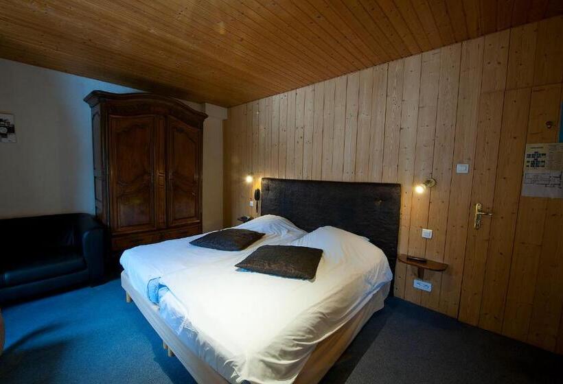 חדר סופריור, Aux Deux Clefs