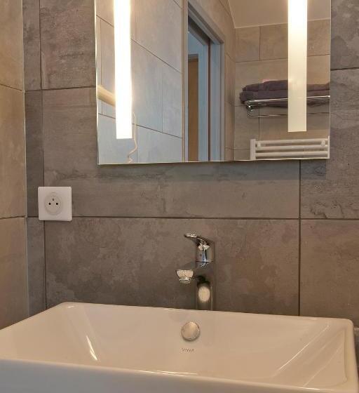 חדר סופריור, Aux Deux Clefs