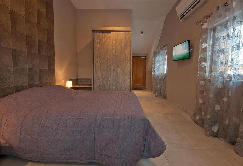 수피리어 룸, Aux Deux Clefs