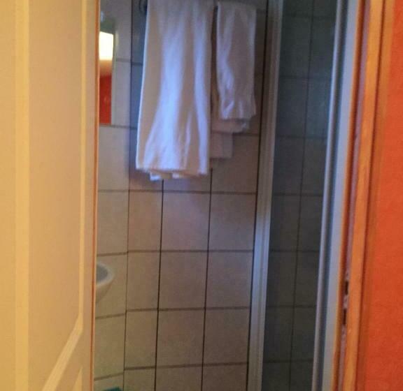 اتاق استاندارد, Aux Quatre Vents