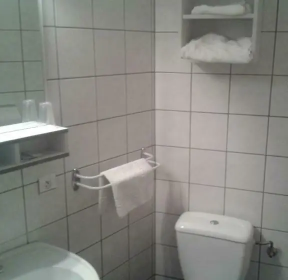 Standard Yhden Hengen Huone, Logis Hôtel Restaurant Hostellerie De L étoile
