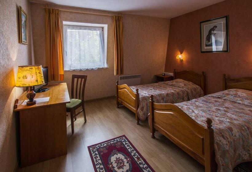 Номер Стандарт, Logis Hôtel Restaurant Hostellerie De L étoile