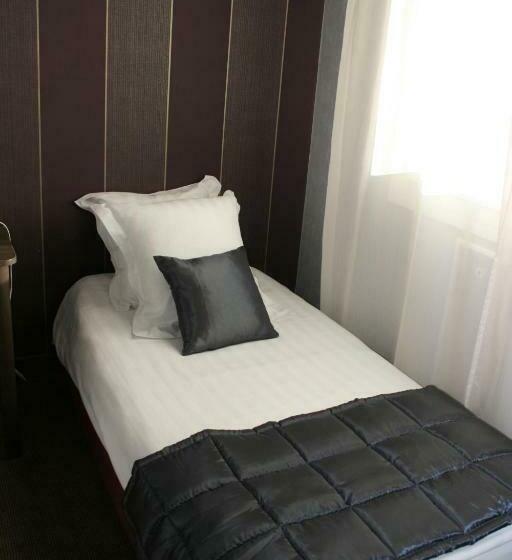 标准三人间, Hostellerie De La Quenoeuille