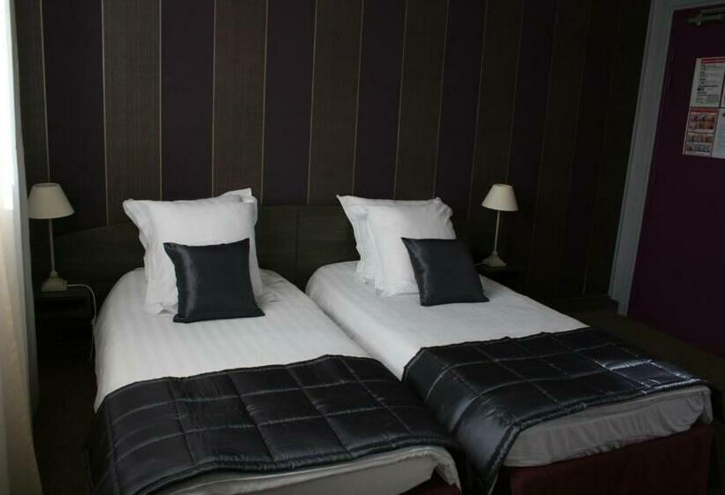 标准三人间, Hostellerie De La Quenoeuille