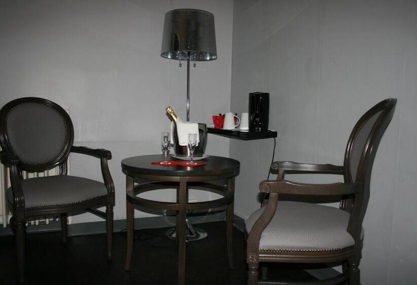 Номер Престиж, Hostellerie De La Quenoeuille