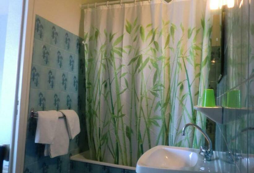 חדר סטנדרט, Hôtel Bar Des Arènes