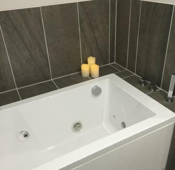 סוויטה עם ג'קוזי, Du Bout Du Monde