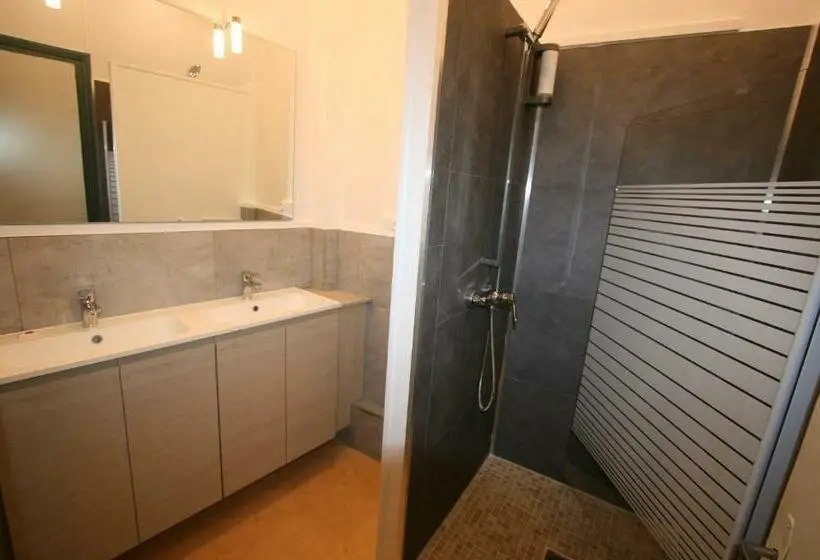 Perhehuone, Hôtel Le Picardy