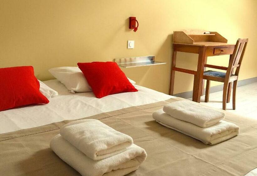 חדר סופריור לשלושה, L'estaminet