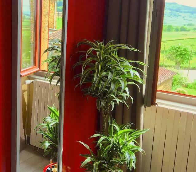 חדר סופריור לשלושה, L'estaminet