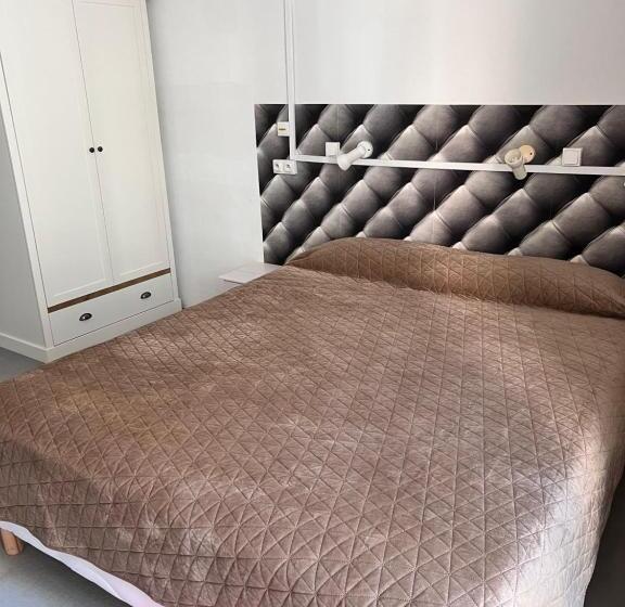 Люкс 2 Спальни, Restaurant Les Paquebots