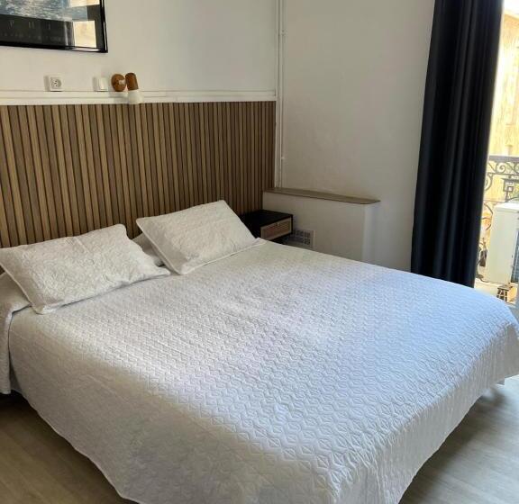 Семейный Номер, Restaurant Les Paquebots