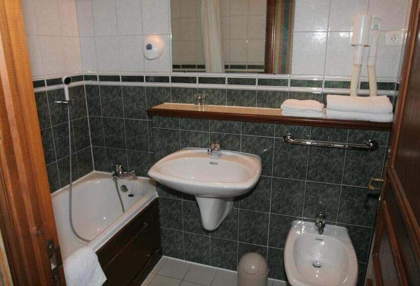 Standardzimmer mit Meerblick & Balkon, Royal Albion