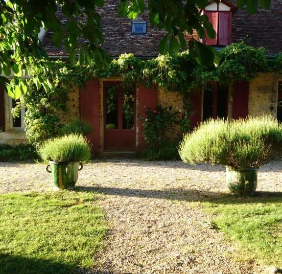 带大床的高级房间, Chambres D Hôtes   Dîners   Piscine   Centre Ville Bergerac 5km   Domaine De Bellevue Cottage