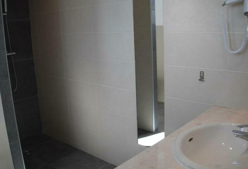 חדר סטנדרט עם מרפסת, L Attrachju