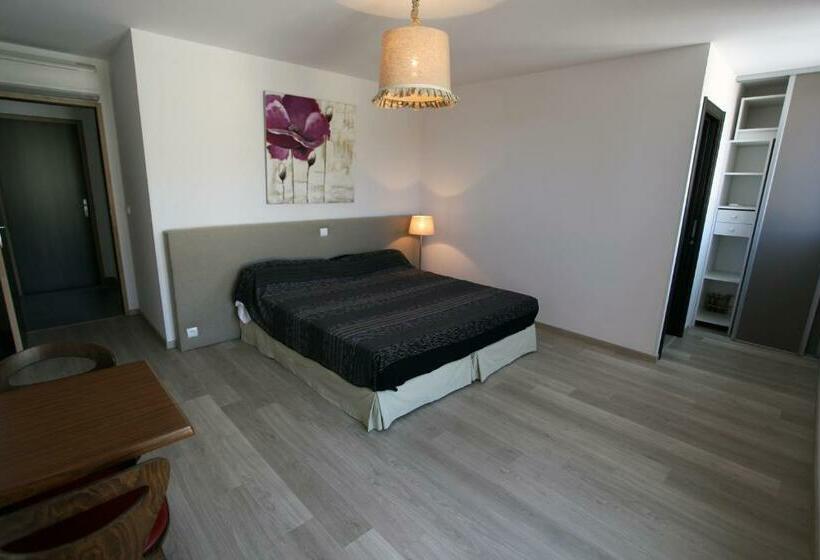 חדר סטנדרט עם מרפסת, L Attrachju