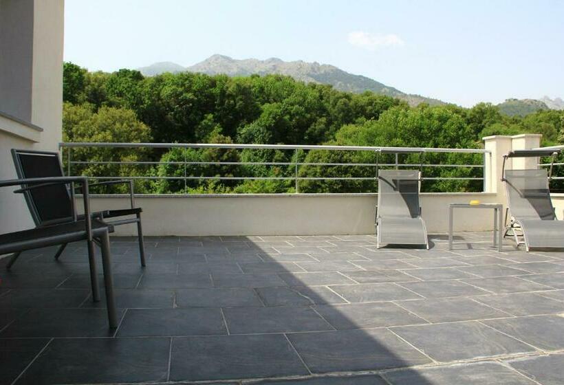 חדר סטנדרט עם מרפסת, L Attrachju