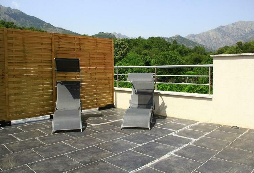 חדר סטנדרט עם מרפסת, L Attrachju