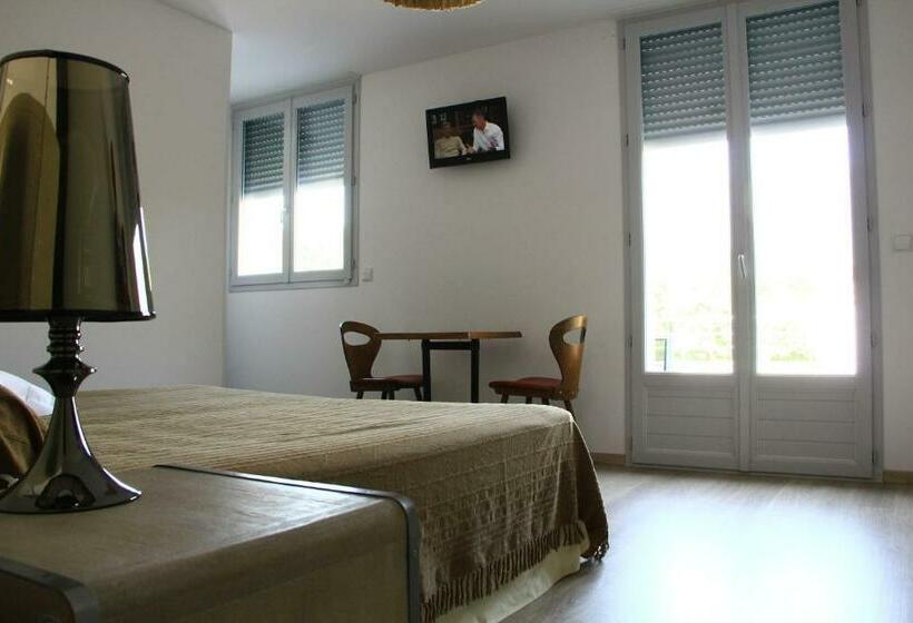 חדר סטנדרט עם מרפסת, L Attrachju