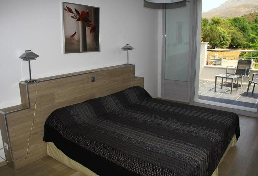 חדר סטנדרט עם מרפסת, L Attrachju