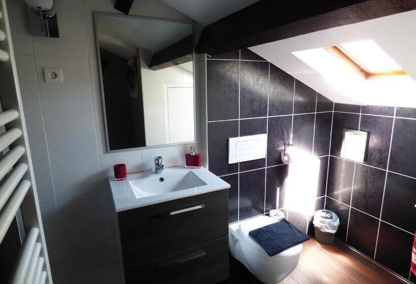 스탠다드 룸, La Colline Aux Yeux Doubs