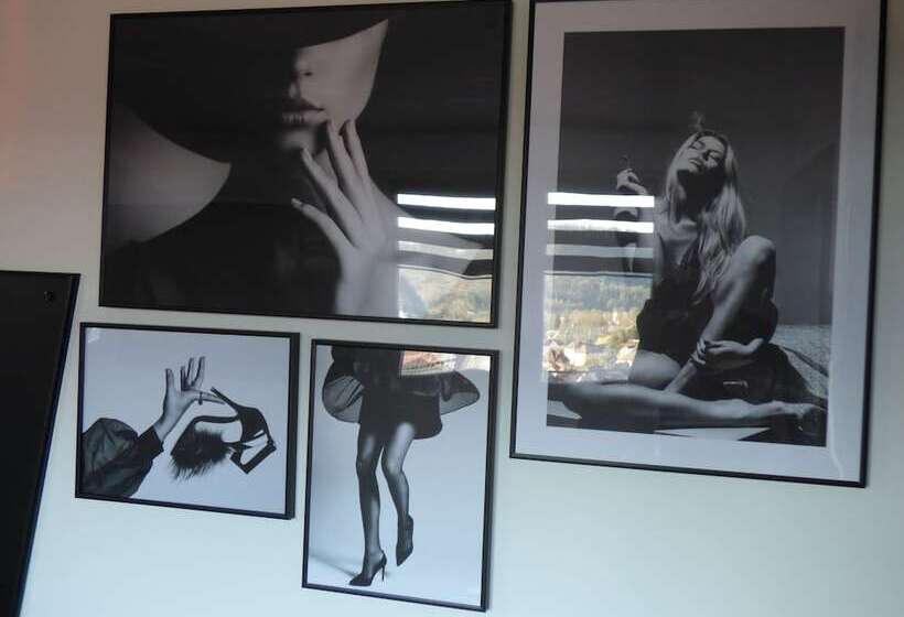 수피리어 룸, La Colline Aux Yeux Doubs