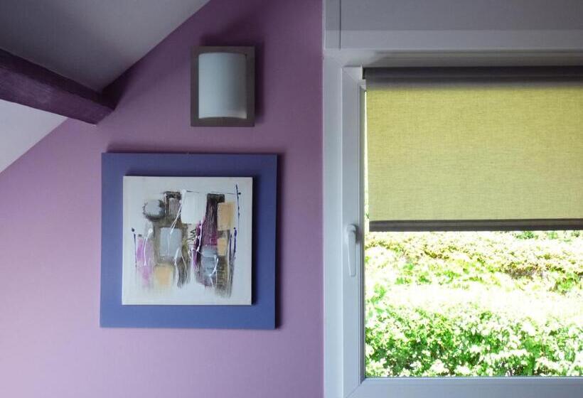 스탠다드 룸, La Colline Aux Yeux Doubs