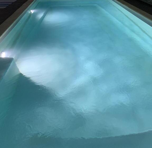 オーシャンビューのスーペリアトリプルルーム, La Metairie Du Vauhariot   Chambre Ou Lodge   Piscine Chauffée   Vue Mer Et Mont Saint Michel   Gr34