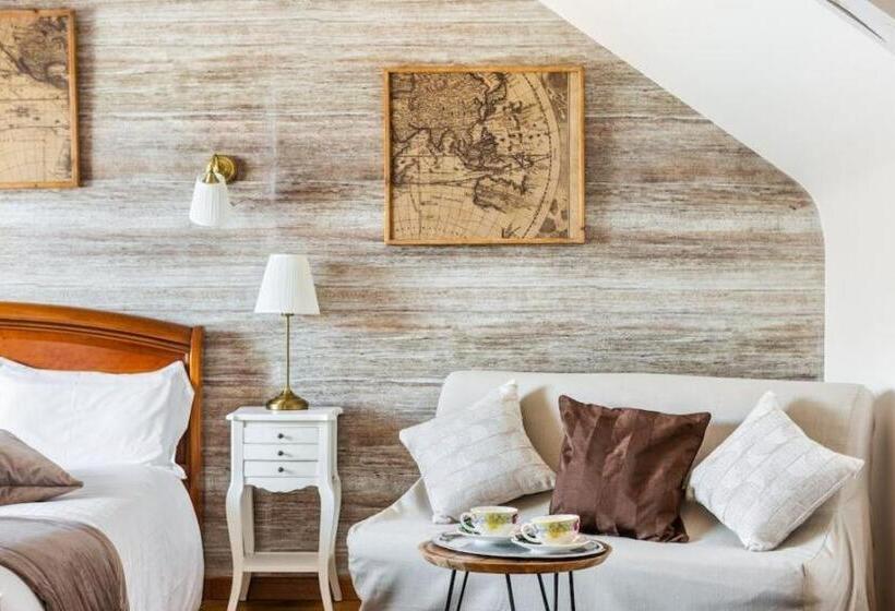 オーシャンビューのデラックストリプルルーム, La Metairie Du Vauhariot   Chambre Ou Lodge   Piscine Chauffée   Vue Mer Et Mont Saint Michel   Gr34