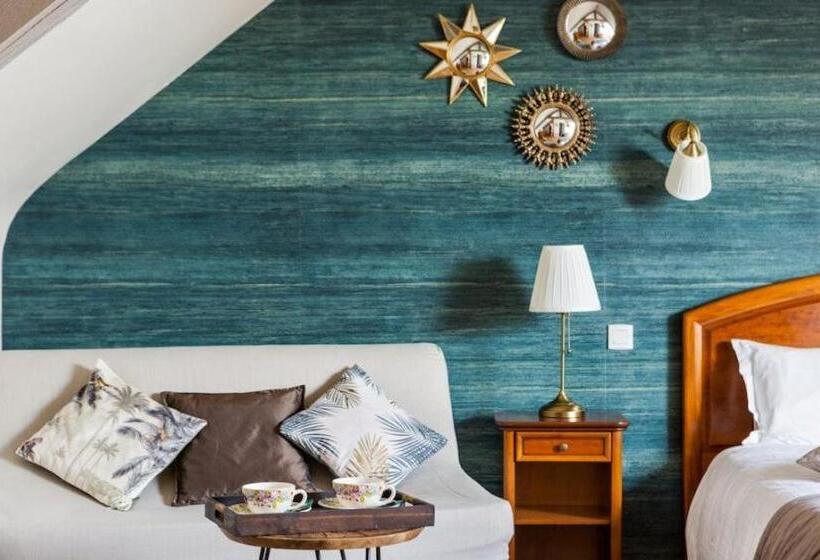 オーシャンビューのデラックストリプルルーム, La Metairie Du Vauhariot   Chambre Ou Lodge   Piscine Chauffée   Vue Mer Et Mont Saint Michel   Gr34