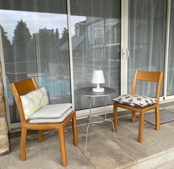 اتاق استاندارد با چشمانداز استخر, Villa Tourelle