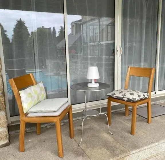 Standard-huone Allasnäkymä, Villa Tourelle