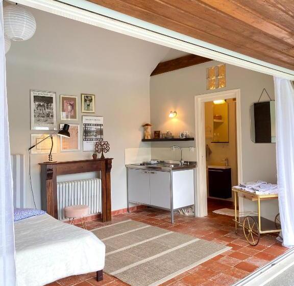 اتاق استاندارد با چشمانداز استخر, Villa Tourelle