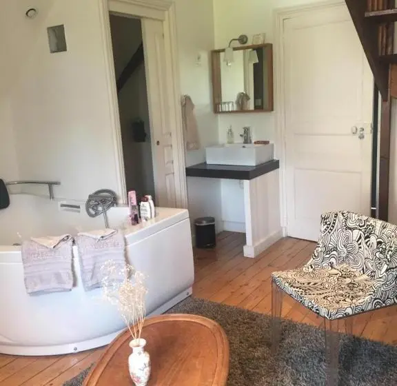 Standard-huone Puutarhanäkymä, Villa Tourelle