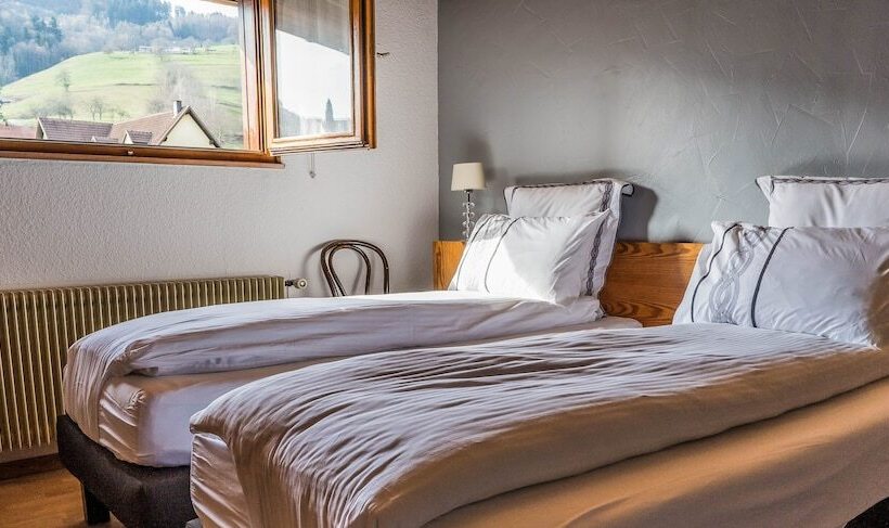 标准三人间, Au Vieux Moulin