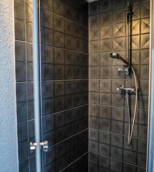 标准间, Au Vieux Moulin