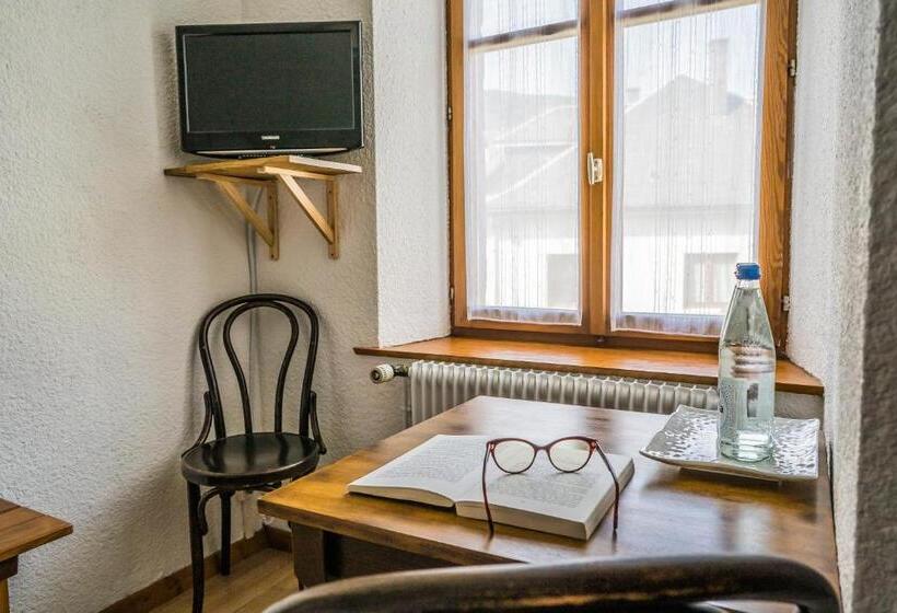 Номер Стандарт, Au Vieux Moulin