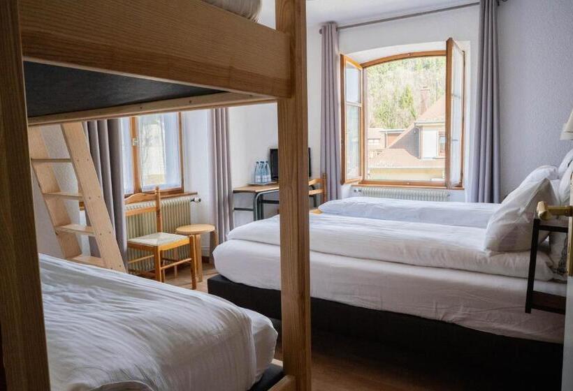 四人标准间, Au Vieux Moulin