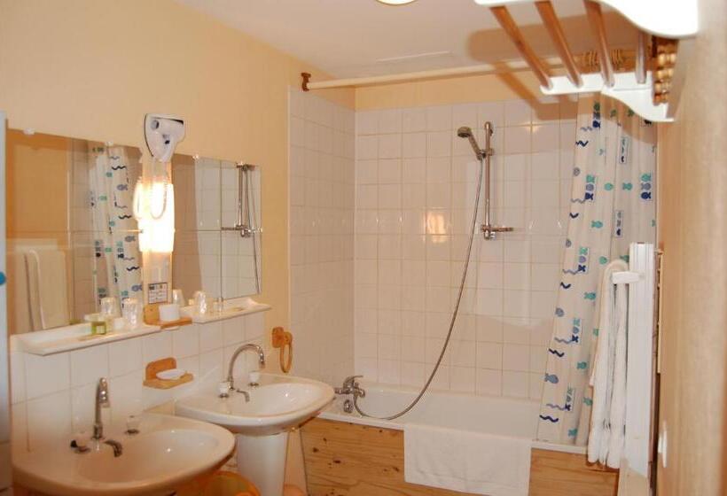 Номер Стандарт, Auberge Du Bord Des Eaux   Demi Pension Assurée Sur Réservation