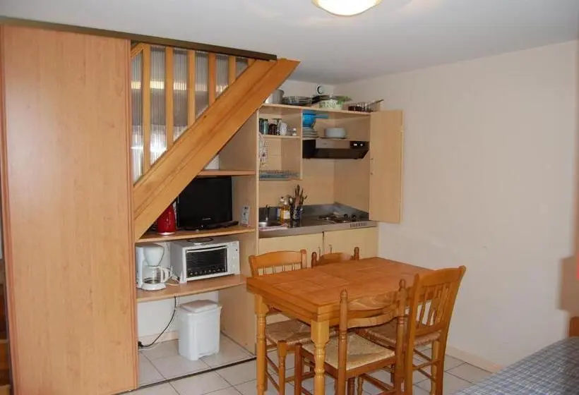 スタンダード４人部屋, Auberge Du Bord Des Eaux   Demi Pension Assurée Sur Réservation