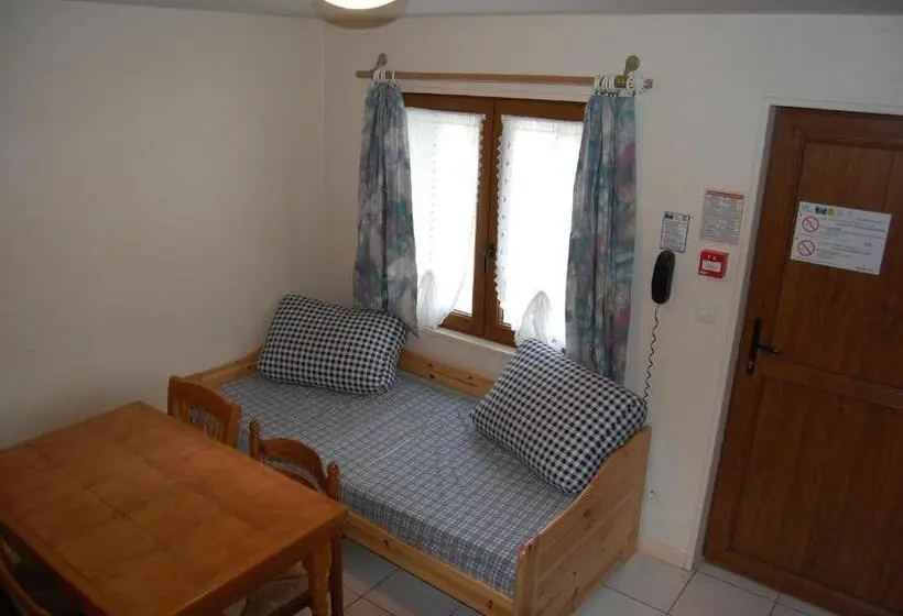 スタンダード４人部屋, Auberge Du Bord Des Eaux   Demi Pension Assurée Sur Réservation