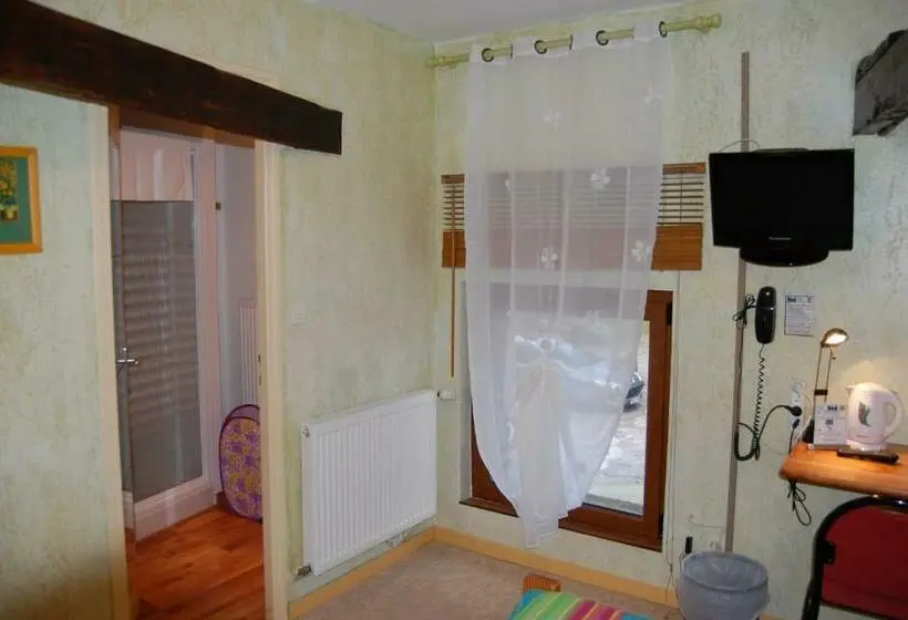 スタンダードシングルルーム, Auberge Du Bord Des Eaux   Demi Pension Assurée Sur Réservation