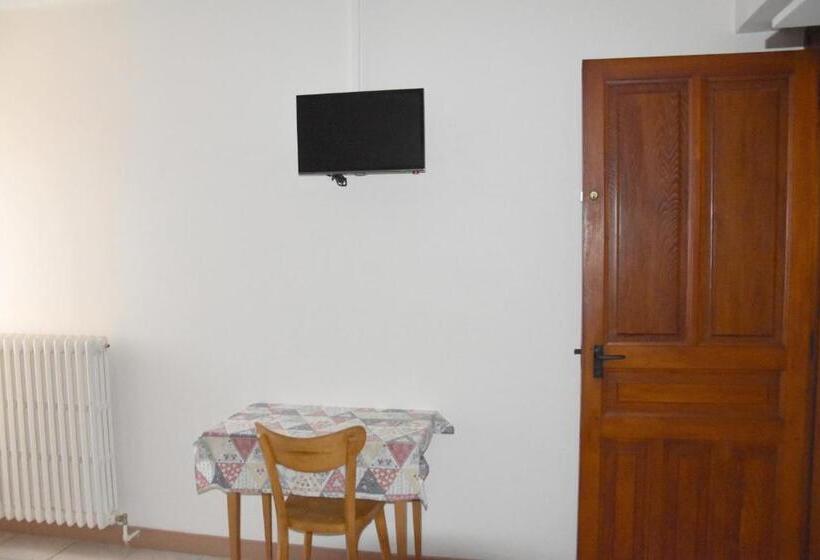 اتاق کلاسیک چهارنفره, Gai Relais