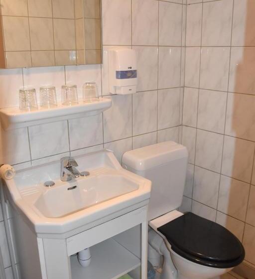 اتاق استاندارد چهار تخته, Gai Relais