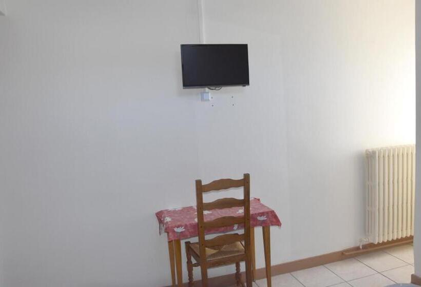 Номер Superior, Gai Relais