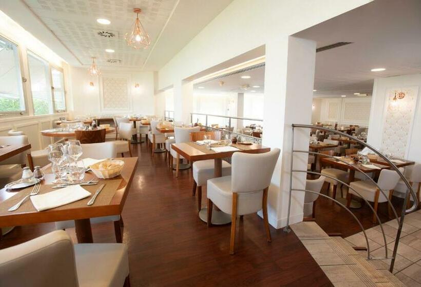 标准单人间, Grand