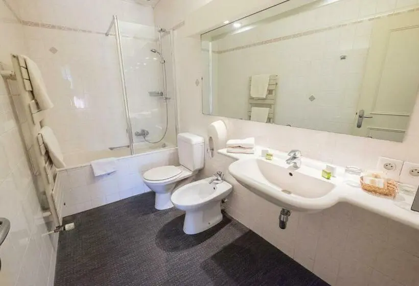 スーペリアールーム, Hostellerie De Bretonnière   Groupe Logis Hotels